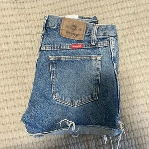 Womens wrangler jean shorts size 30